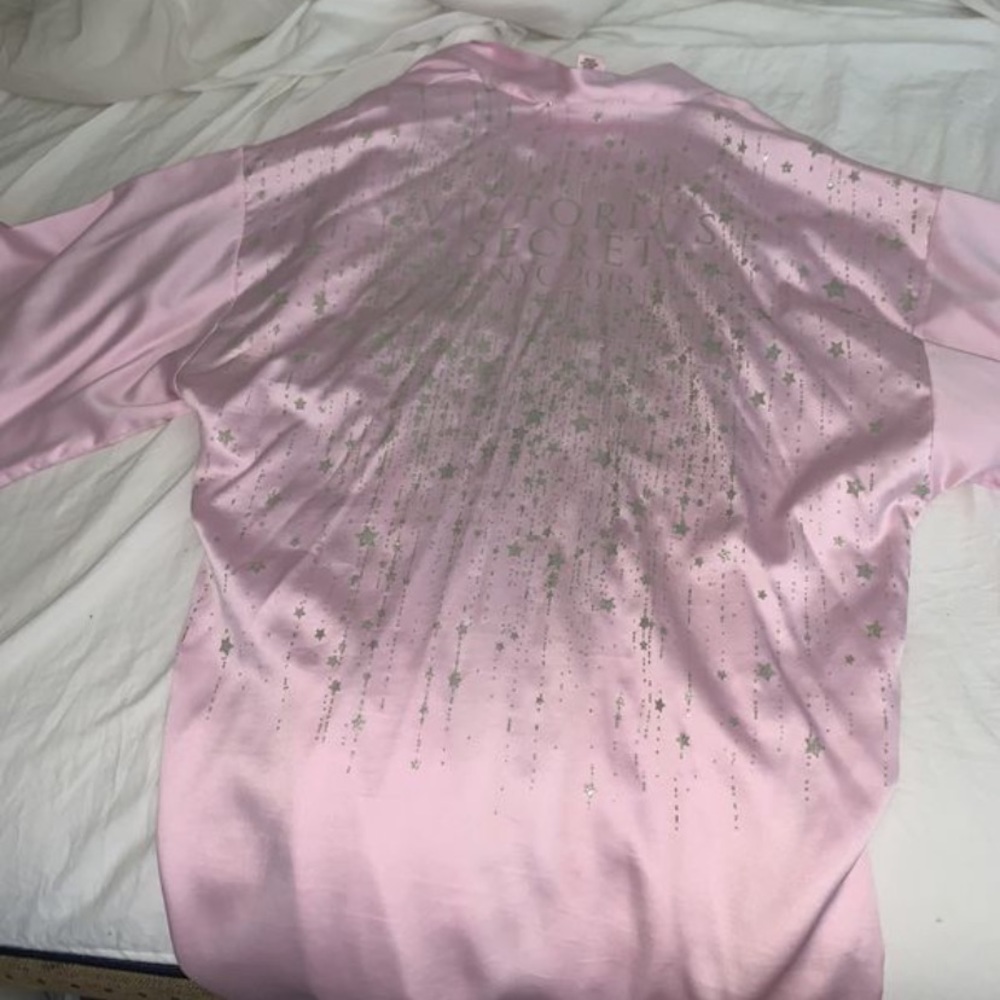 Robe - Picture 2 of 4